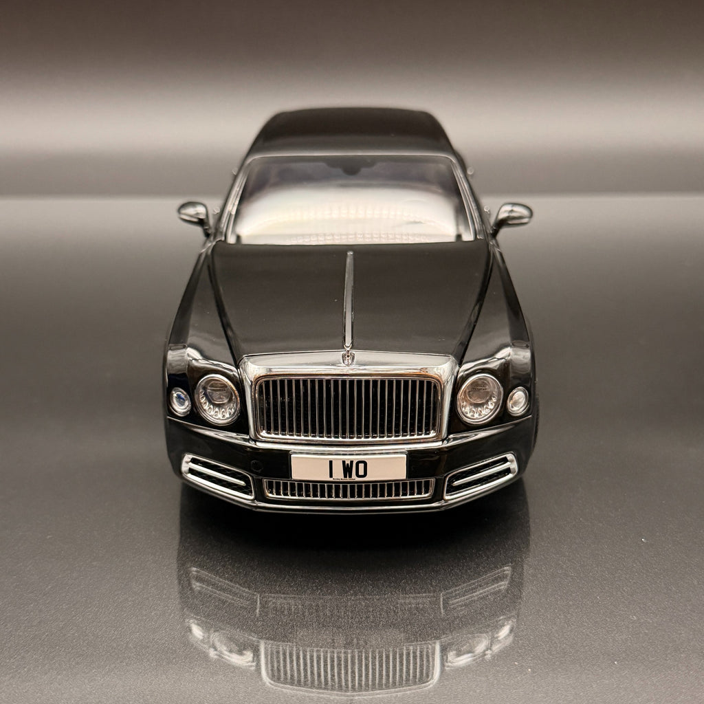 Almost Real Bentley Mulsanne 2017 1:18 Gold Black Luxury Diecast Model Collectible