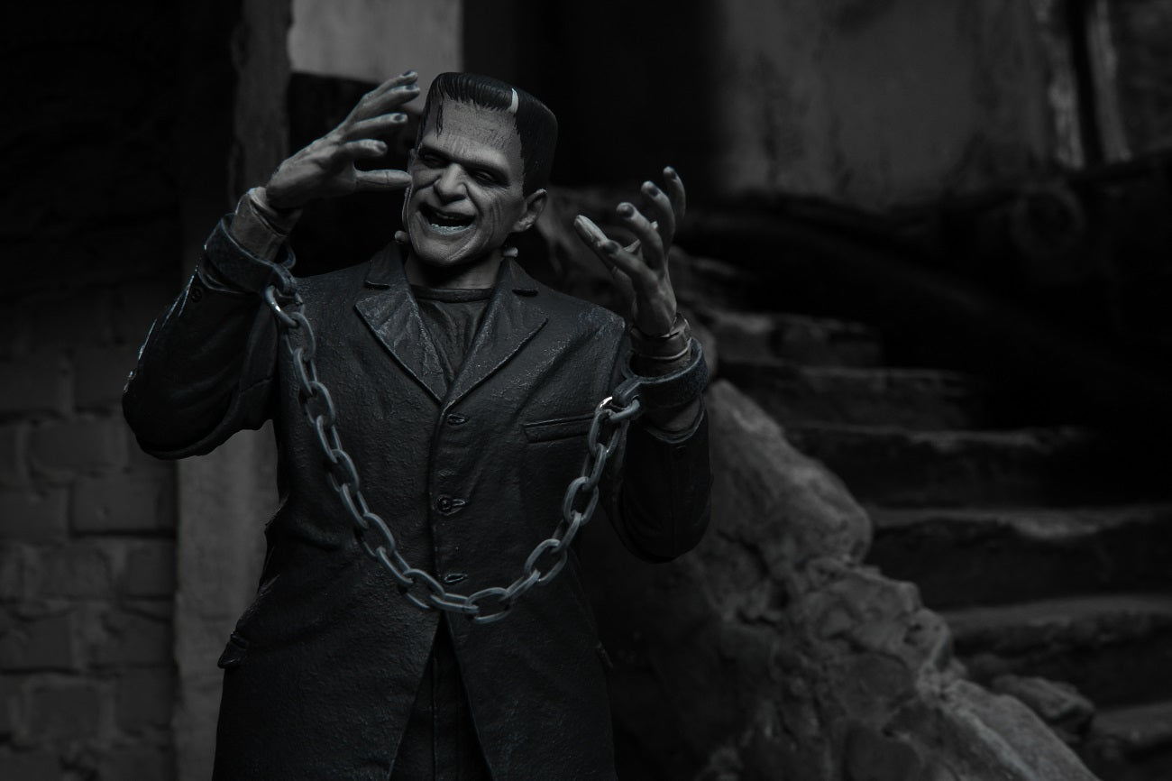Universal Monsters Actionfigur Ultimate Frankenstein's Monster (Bride of Frankenstein) (S/W) 18 cm