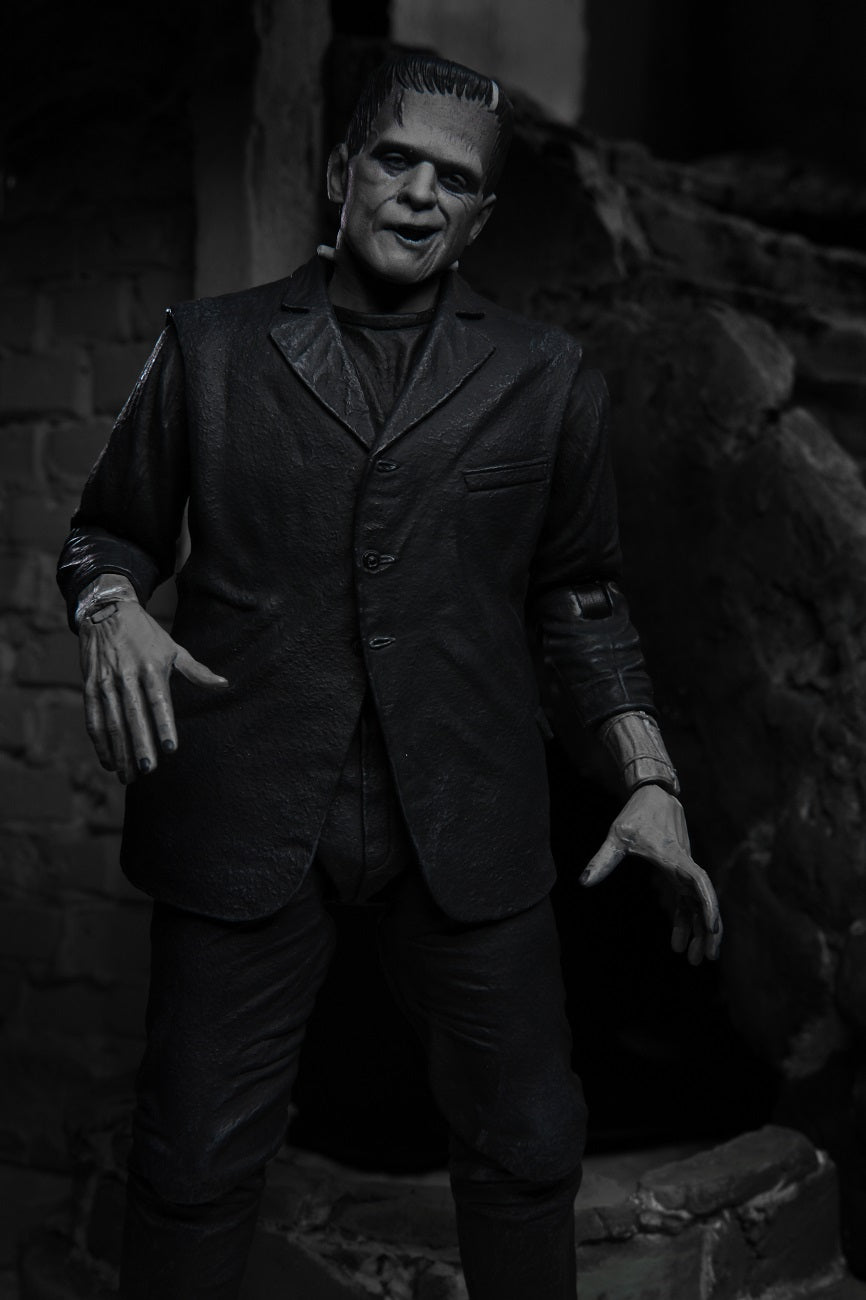 Universal Monsters Actionfigur Ultimate Frankenstein's Monster (Bride of Frankenstein) (S/W) 18 cm