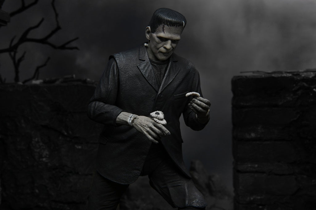 Universal Monsters Actionfigur Ultimate Frankenstein's Monster (Bride of Frankenstein) (S/W) 18 cm