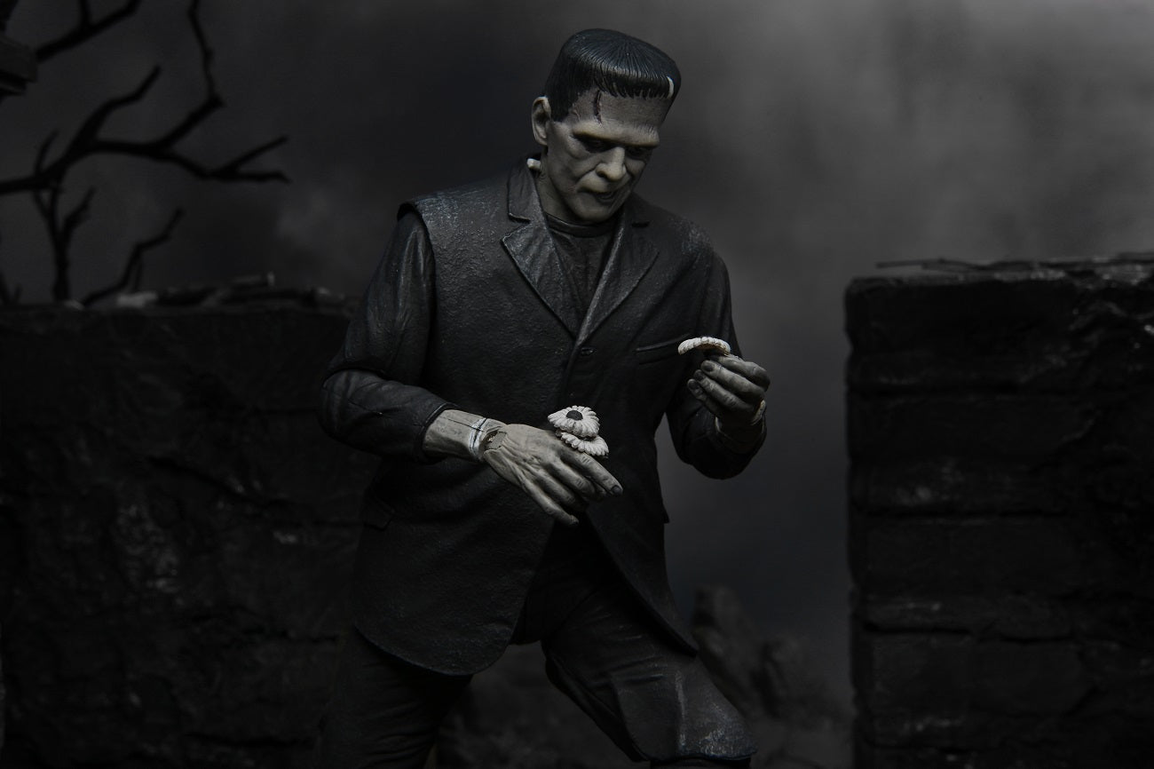 Universal Monsters Actionfigur Ultimate Frankenstein's Monster (Bride of Frankenstein) (S/W) 18 cm