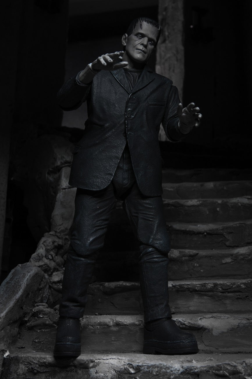 Universal Monsters Actionfigur Ultimate Frankenstein's Monster (Bride of Frankenstein) (S/W) 18 cm
