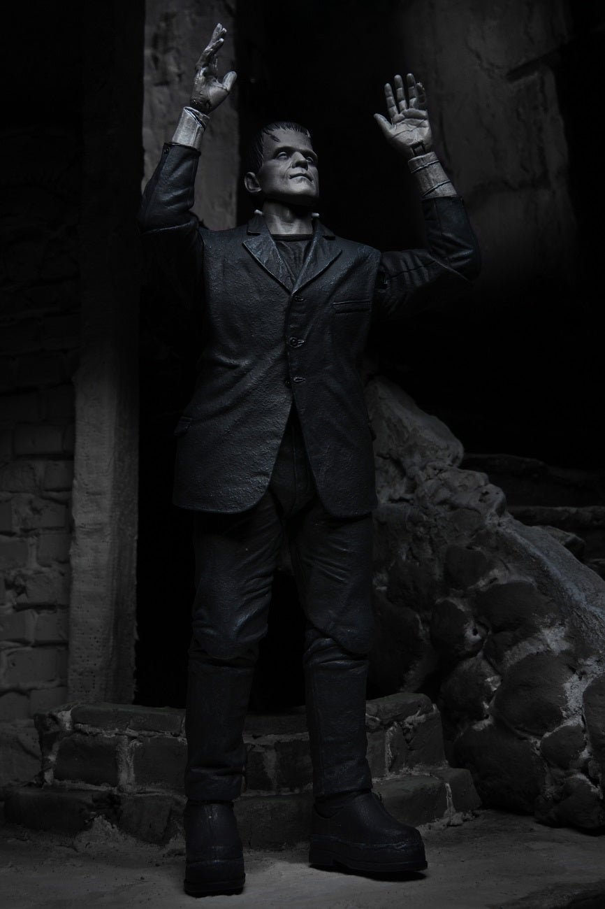 Universal Monsters Actionfigur Ultimate Frankenstein's Monster (Bride of Frankenstein) (S/W) 18 cm