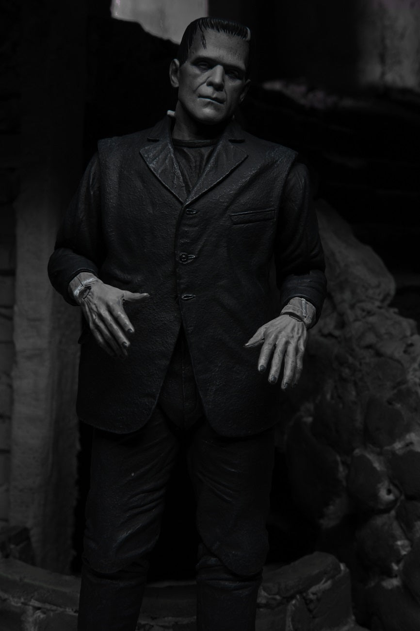 Universal Monsters Actionfigur Ultimate Frankenstein's Monster (Bride of Frankenstein) (S/W) 18 cm