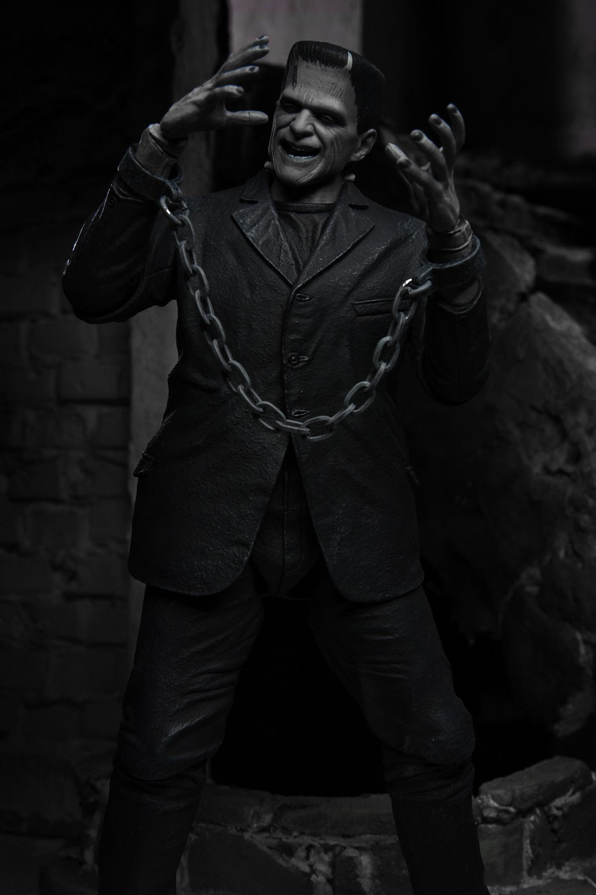 Universal Monsters Actionfigur Ultimate Frankenstein's Monster (Bride of Frankenstein) (S/W) 18 cm