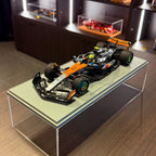 McLaren MCL39 št. 4 Lando Norris, zmagovalec VN Velike Britanije 2025, 1:18, Spark