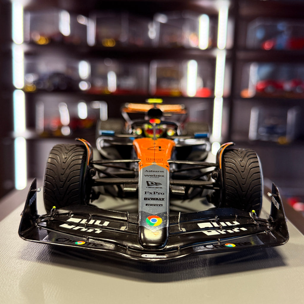 McLaren MCL39 št. 4 Lando Norris, zmagovalec VN Velike Britanije 2025, 1:18, Spark