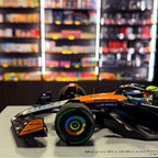 McLaren MCL39 št. 4 Lando Norris, zmagovalec VN Velike Britanije 2025, 1:18, Spark