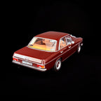 1/18 NOREV Mercedes Benz 200 Limousine (W115) 1968 Dunkelrot NV183778 Modellbau
