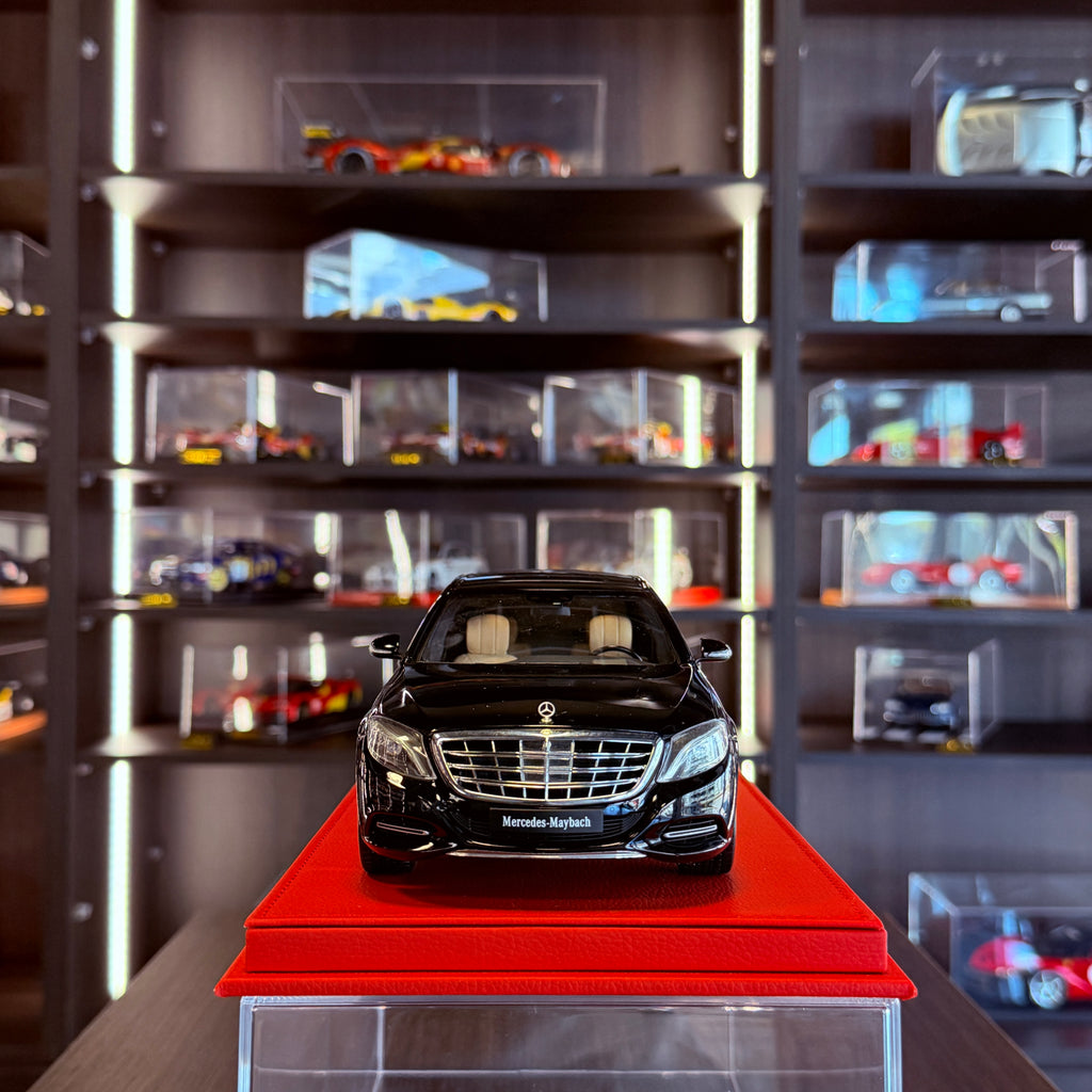 Mercedes-Maybach S-třída S600 (černá) 1:18 od AUTOart