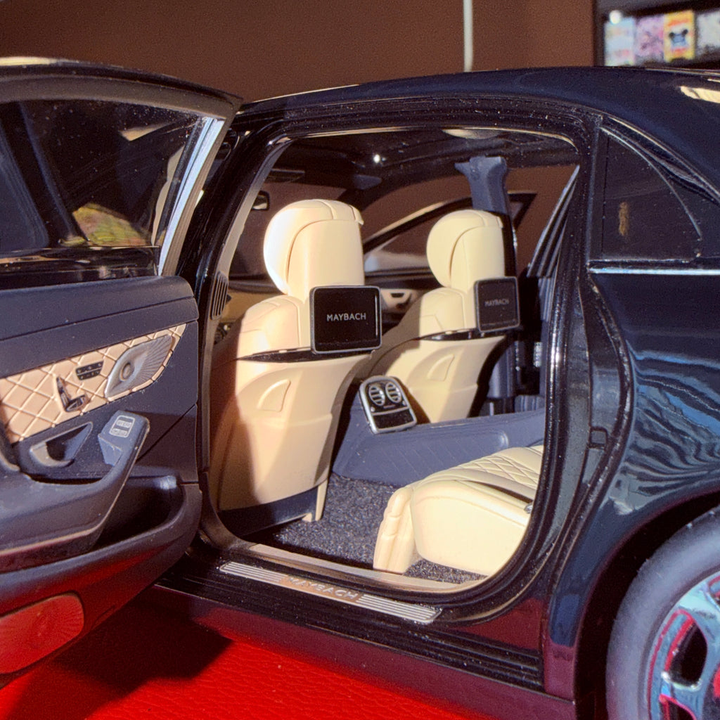 Mercedes-Maybach S-třída S600 (černá) 1:18 od AUTOart