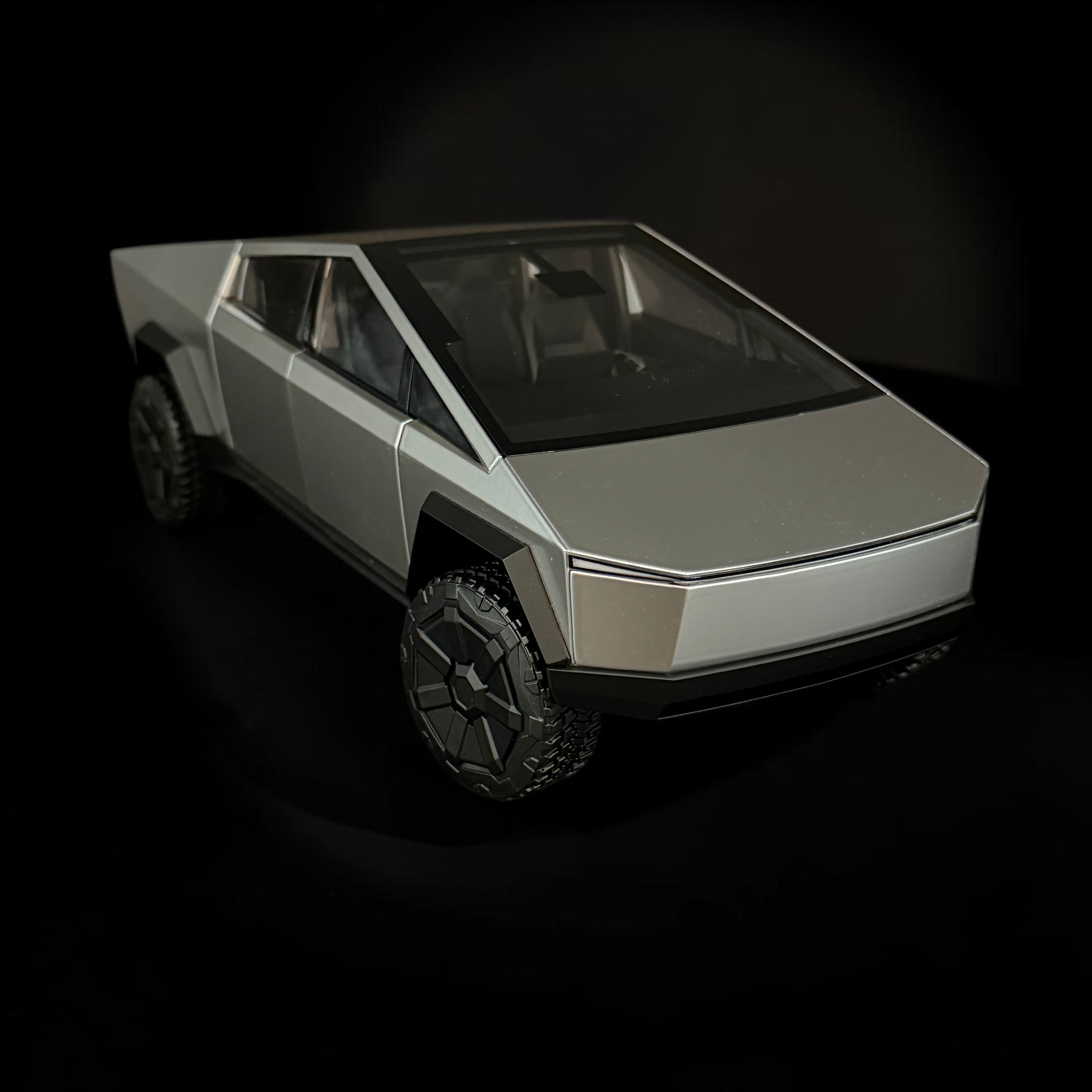 Tesla Cybertruck Offizielles Diecast-Modell 1:18