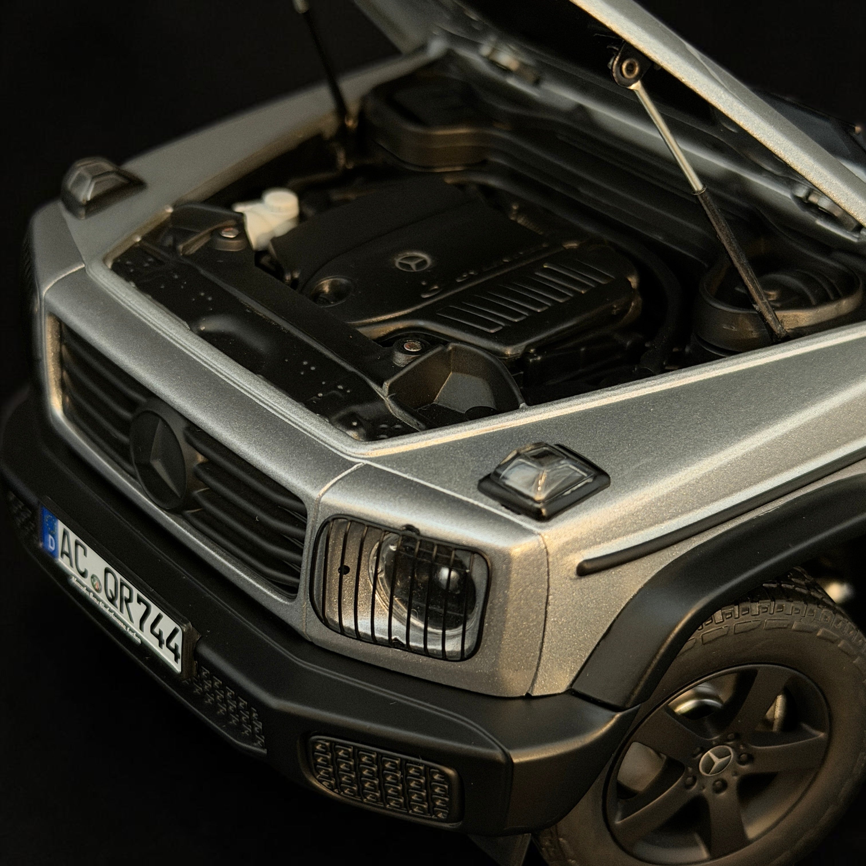 1/18 Norev Mercedes G-Klasse G500 Professional Line W465 Iridiumsilber 2024
