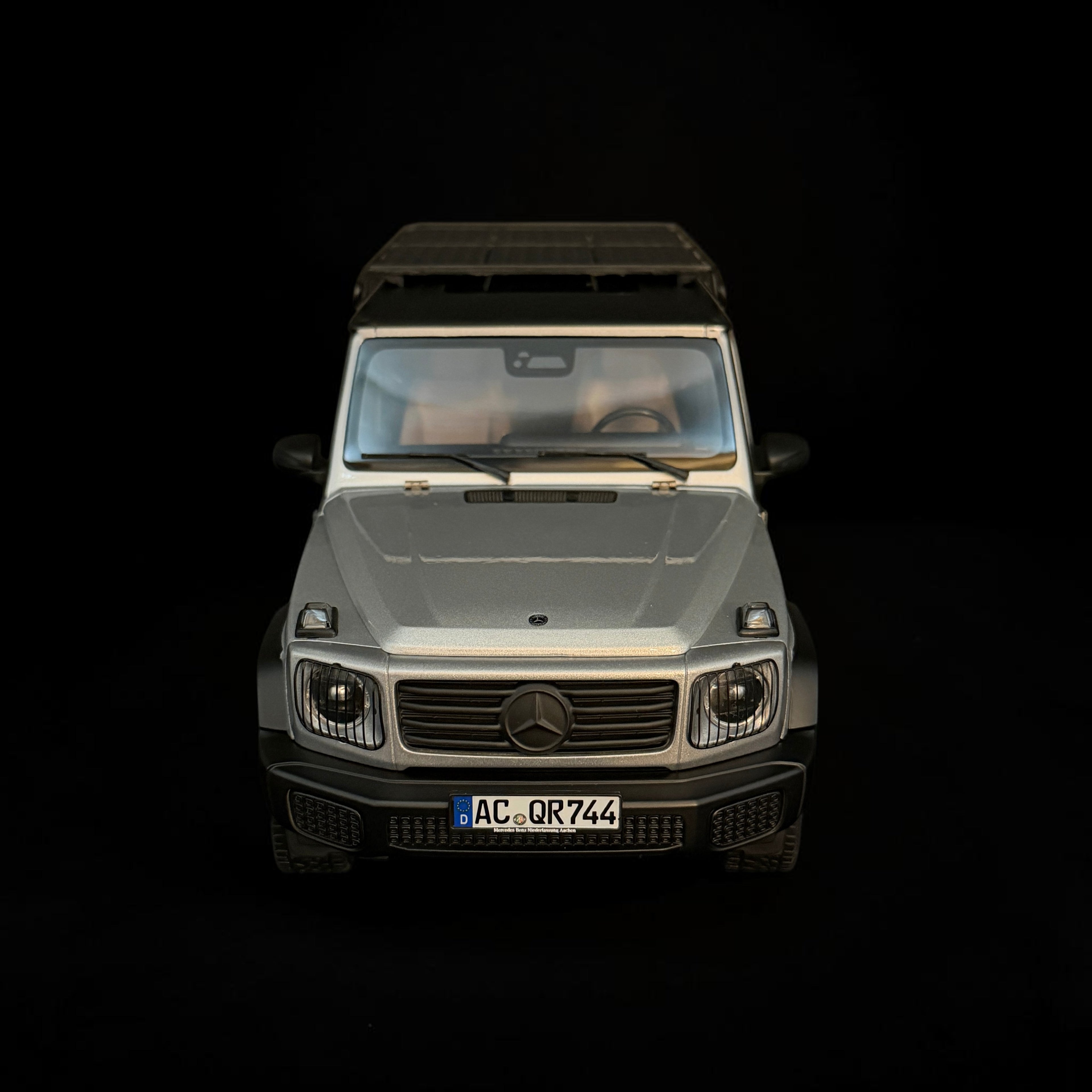 1/18 Norev Mercedes G-Klasse G500 Professional Line W465 Iridiumsilber 2024