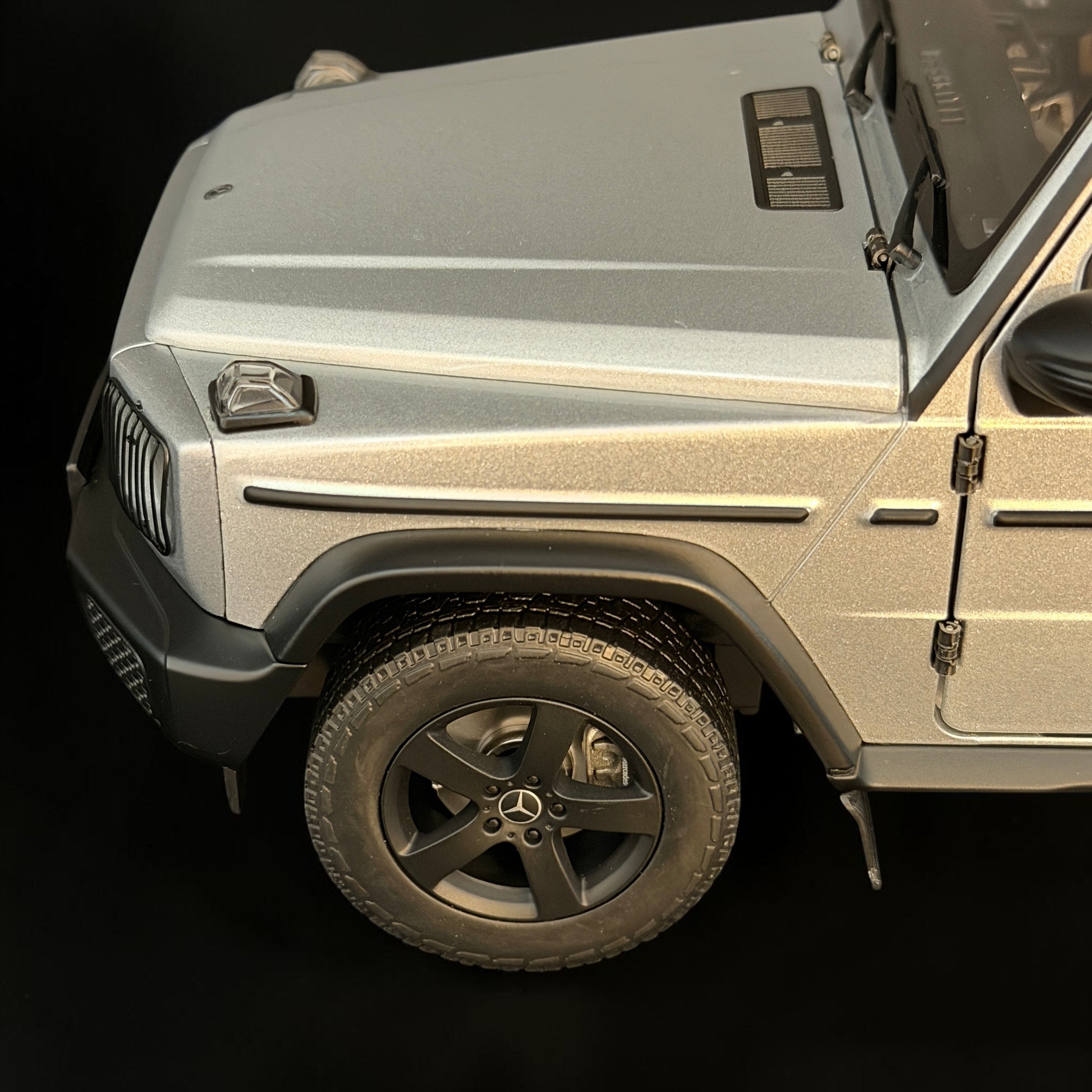 1/18 Norev Mercedes G-Klasse G500 Professional Line W465 Iridiumsilber 2024