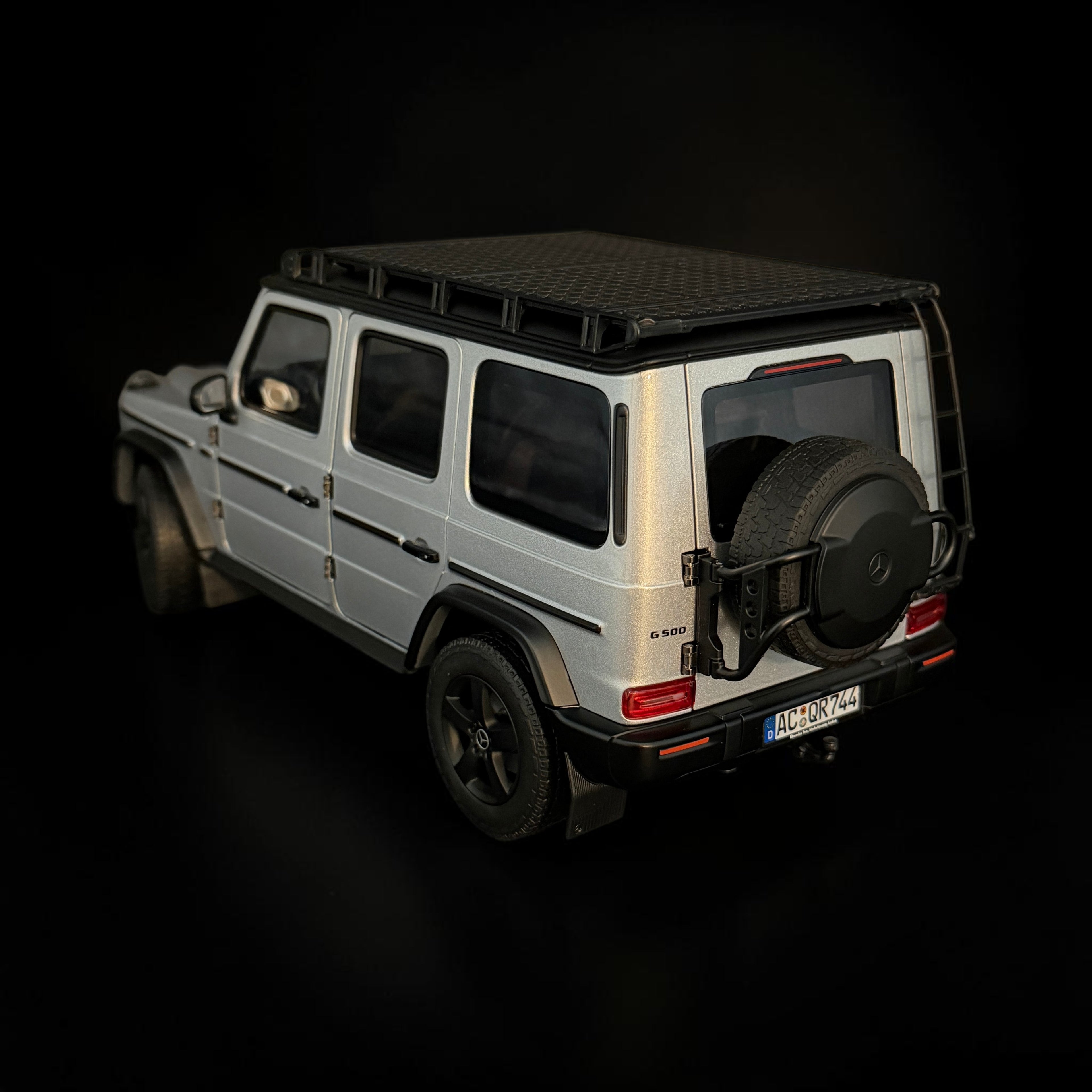 1/18 Norev Mercedes G-Klasse G500 Professional Line W465 Iridiumsilber 2024
