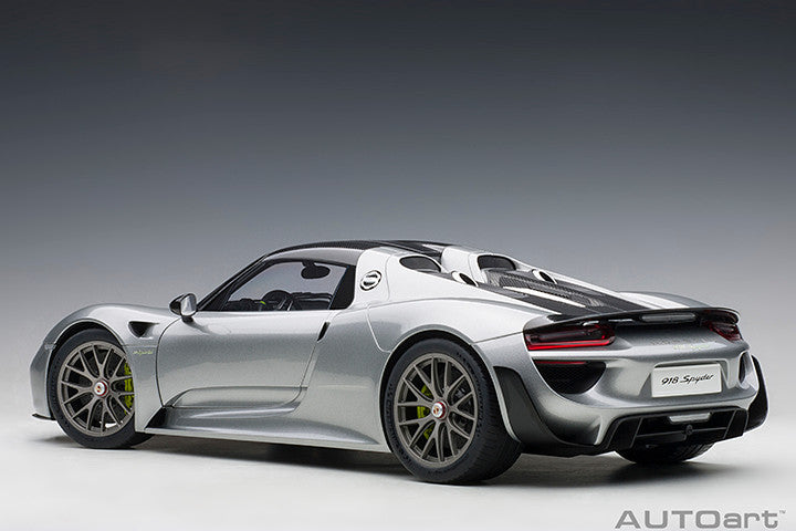 Porsche 918 Spyder 2013 – Silber Maßstab 1:12 von AUTOart