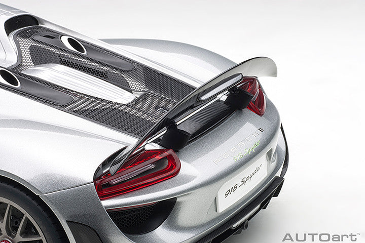 Porsche 918 Spyder 2013 – Silber Maßstab 1:12 von AUTOart