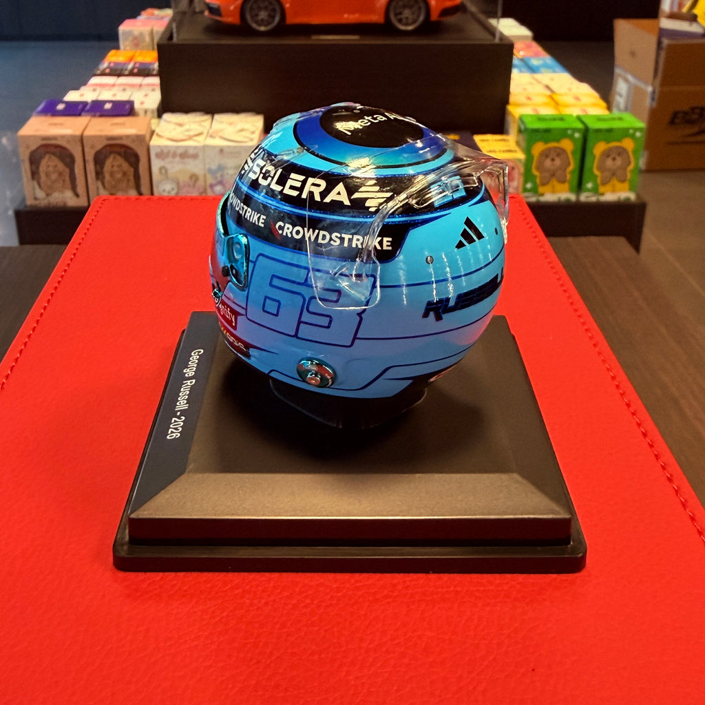Κράνος George Russell 2026 Mercedes-AMG Petronas F1 1:5 από τη Spark