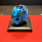 Κράνος George Russell 2026 Mercedes-AMG Petronas F1 1:5 από τη Spark