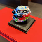 Helma Kimiho Antonelliho Mercedes-AMG Petronas F1 z roku 2025 v měřítku 1:5 od Spark