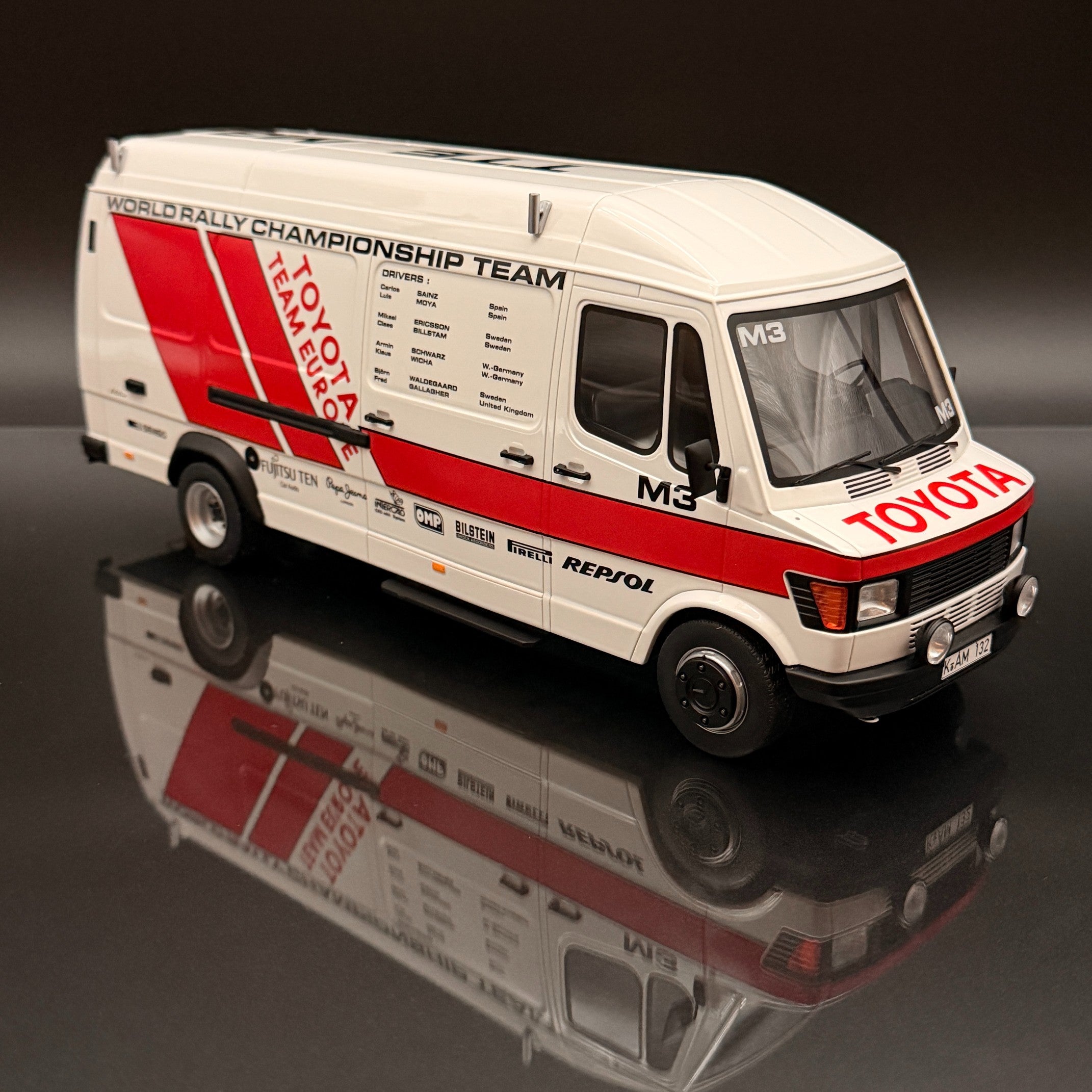 Toyota Rally Pack RAC Safari 1990 White 1:18 OTTO OT480 Classic Rally Model