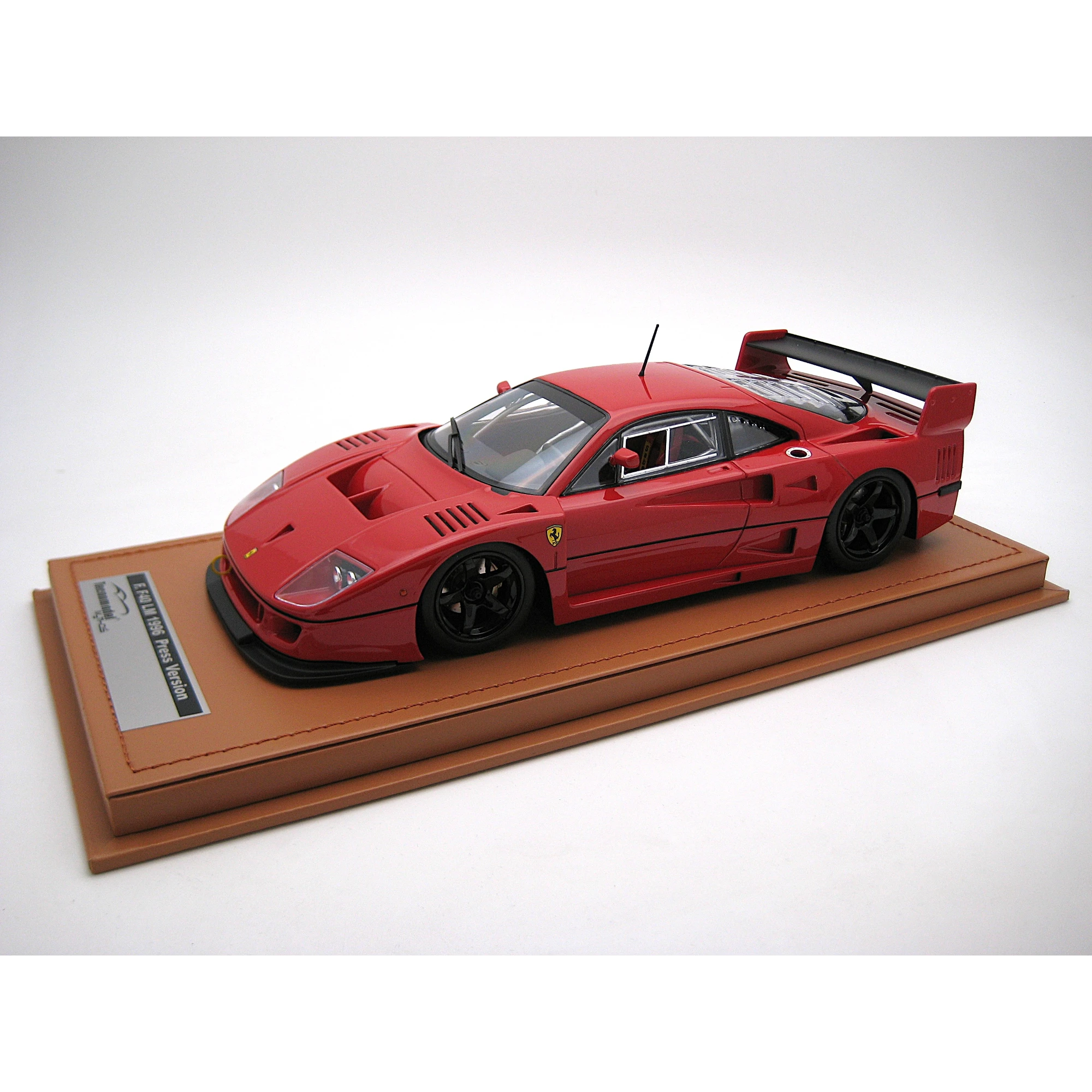 Ferrari F40 LM Press Version 1996 – Rot mit schwarzen Rädern, Limited Edition Maßstab 1:18