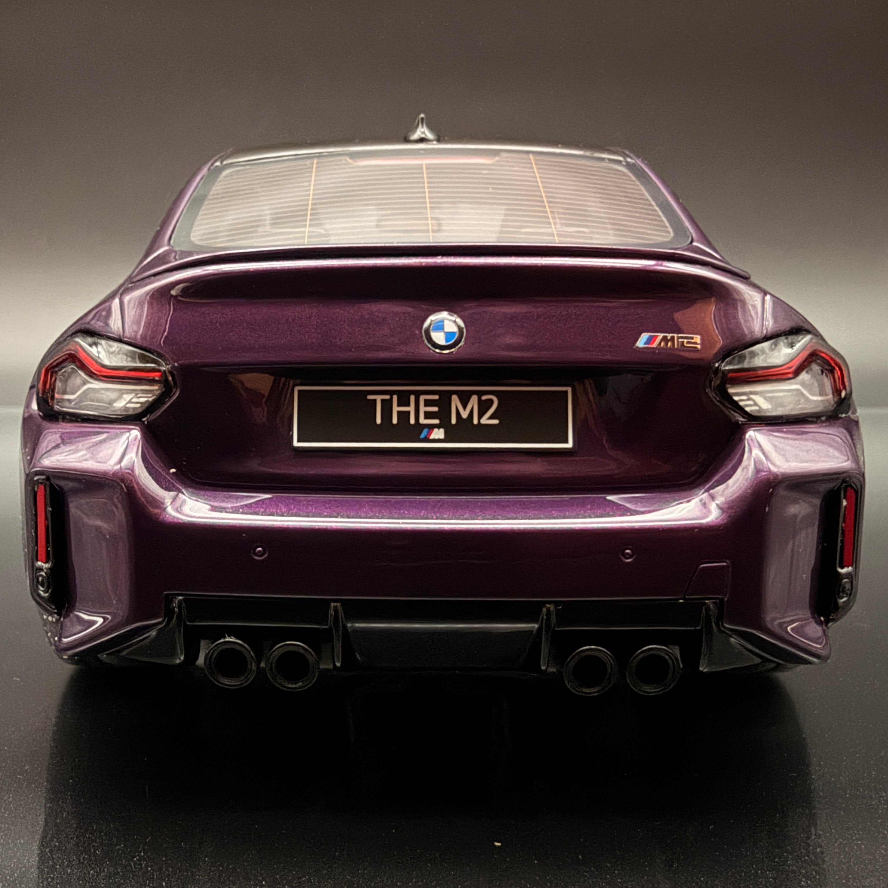 BMW M2 G87 Coupé 2023 – Violet Crépuscule Métallisé – Modèle de collection haut de gamme à l'échelle 1:18 par GT Spirit