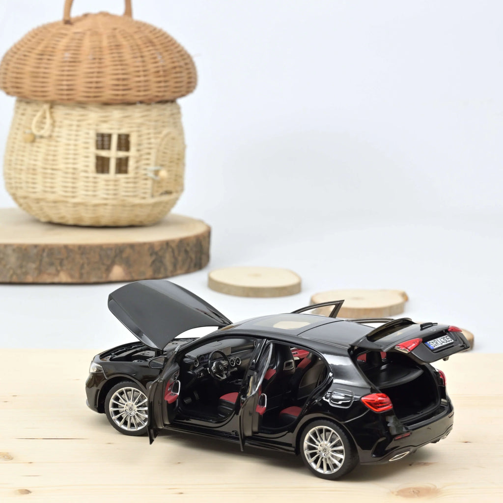 Norev – 1/18 Mercedes-Benz A-Klasse Schwarz (2018)