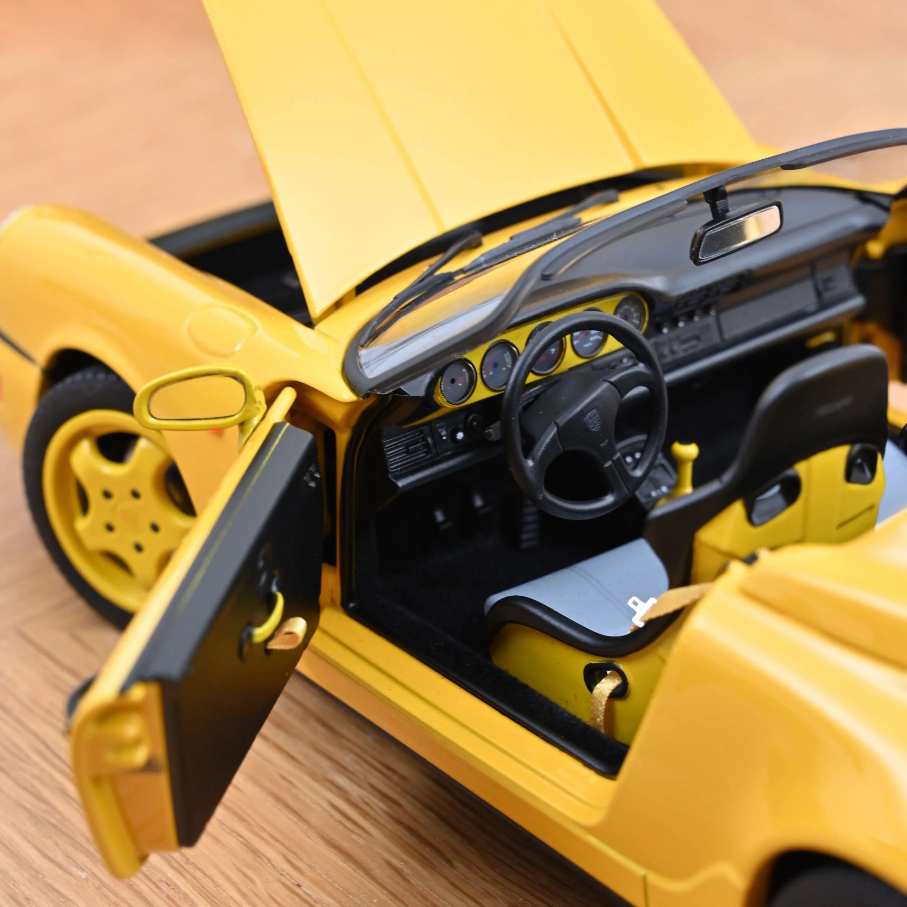 NOREV 1/18 – PORSCHE 911 (964) Speedster – 1993