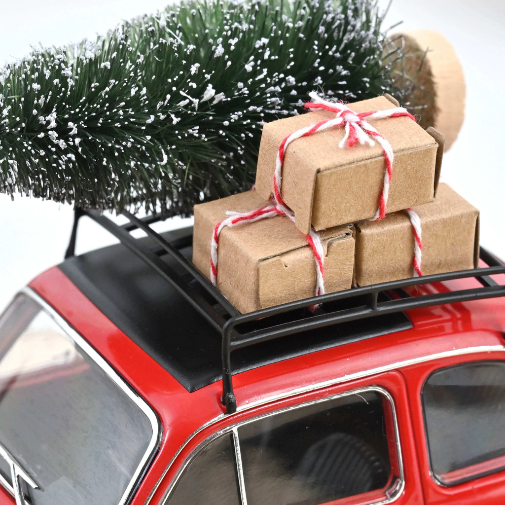 Fiat 500 L "Christmas Edition" Baujahr 1968 rot 1/18 Norev