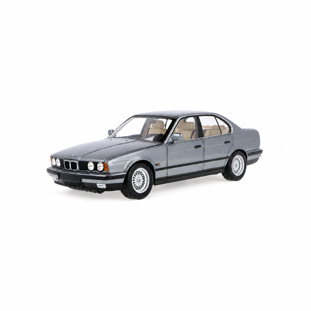 BMW 535i (E34) Gris Metalizado Modelo a Escala 1:18 de Minichamps