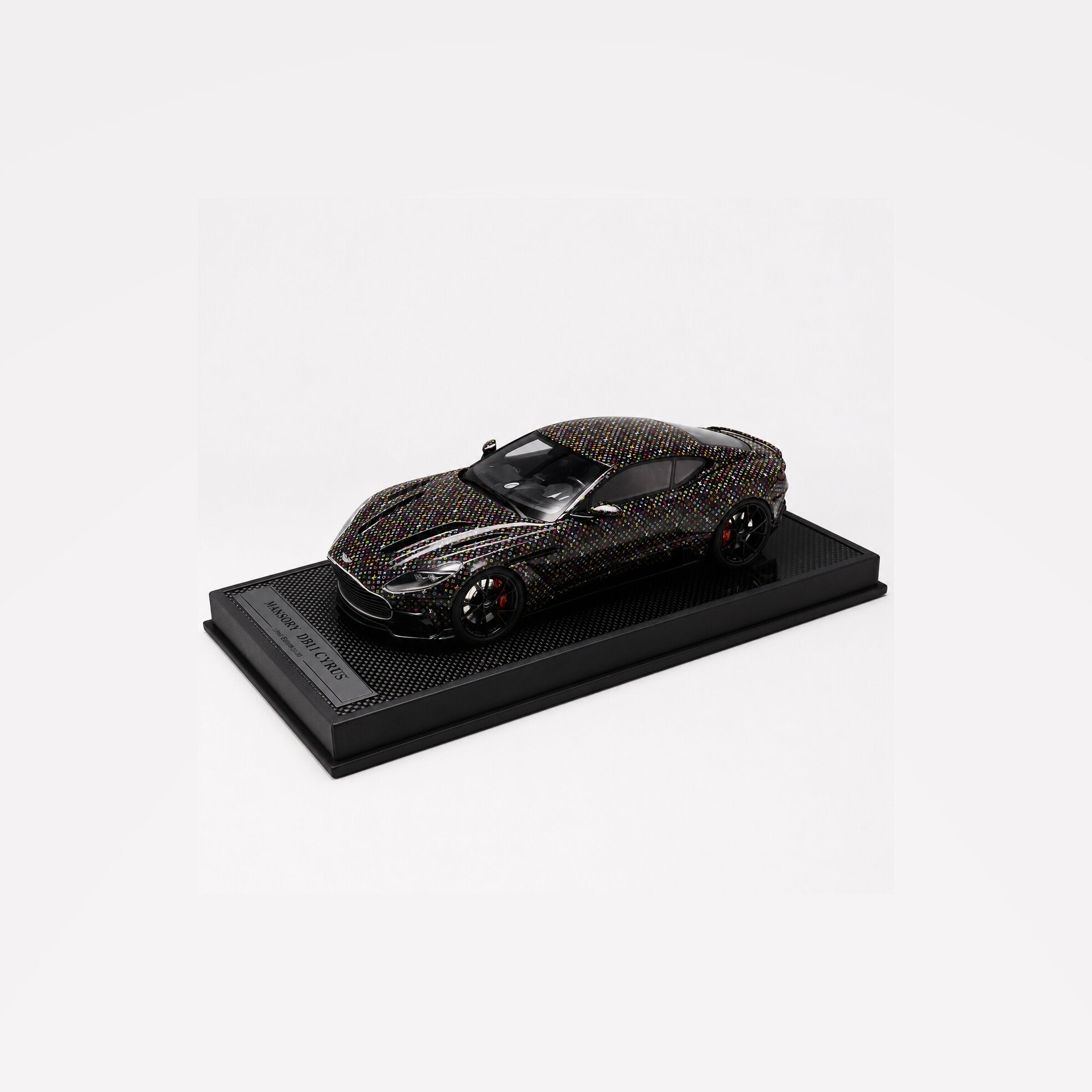 T&P Mansory Aston Martin DB11 Cyrus Black LV Colors Edición Limitada 30/30 1:18