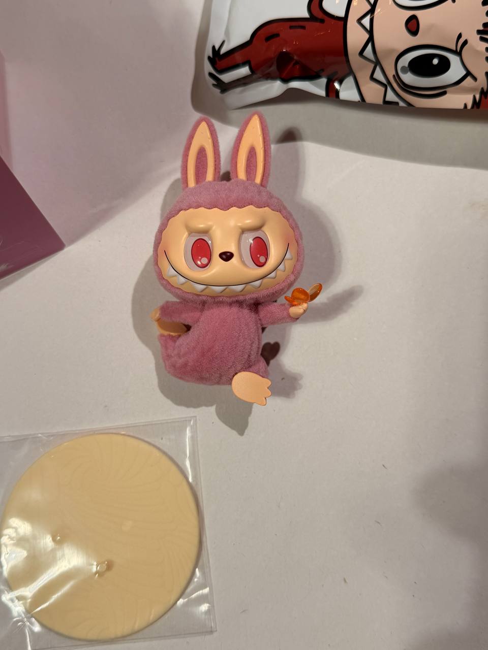 POP MART THE MONSTERS LABUBU - Lazy Yoga Series (Confident)