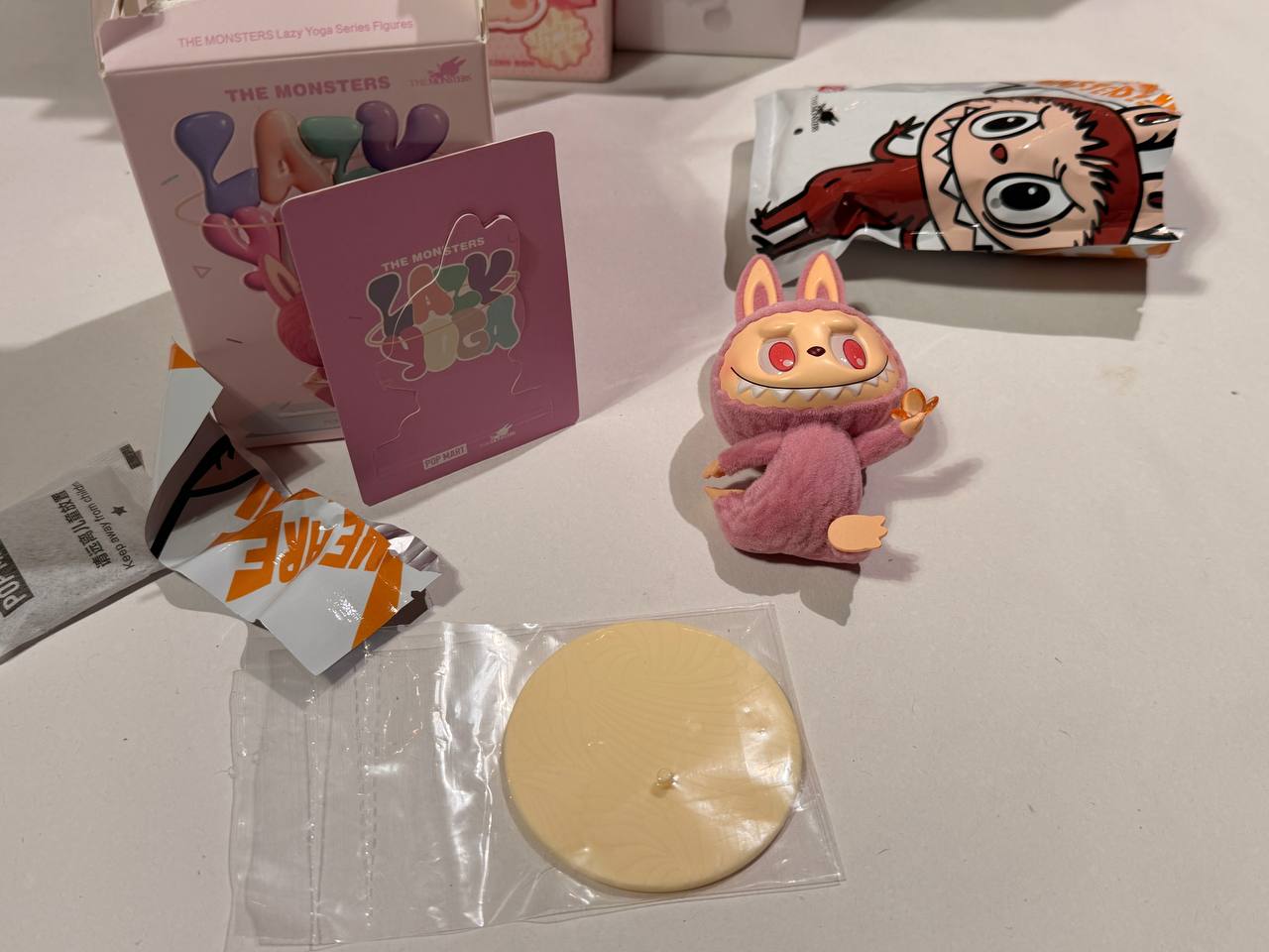 POP MART THE MONSTERS LABUBU - Lazy Yoga Series (Confident)