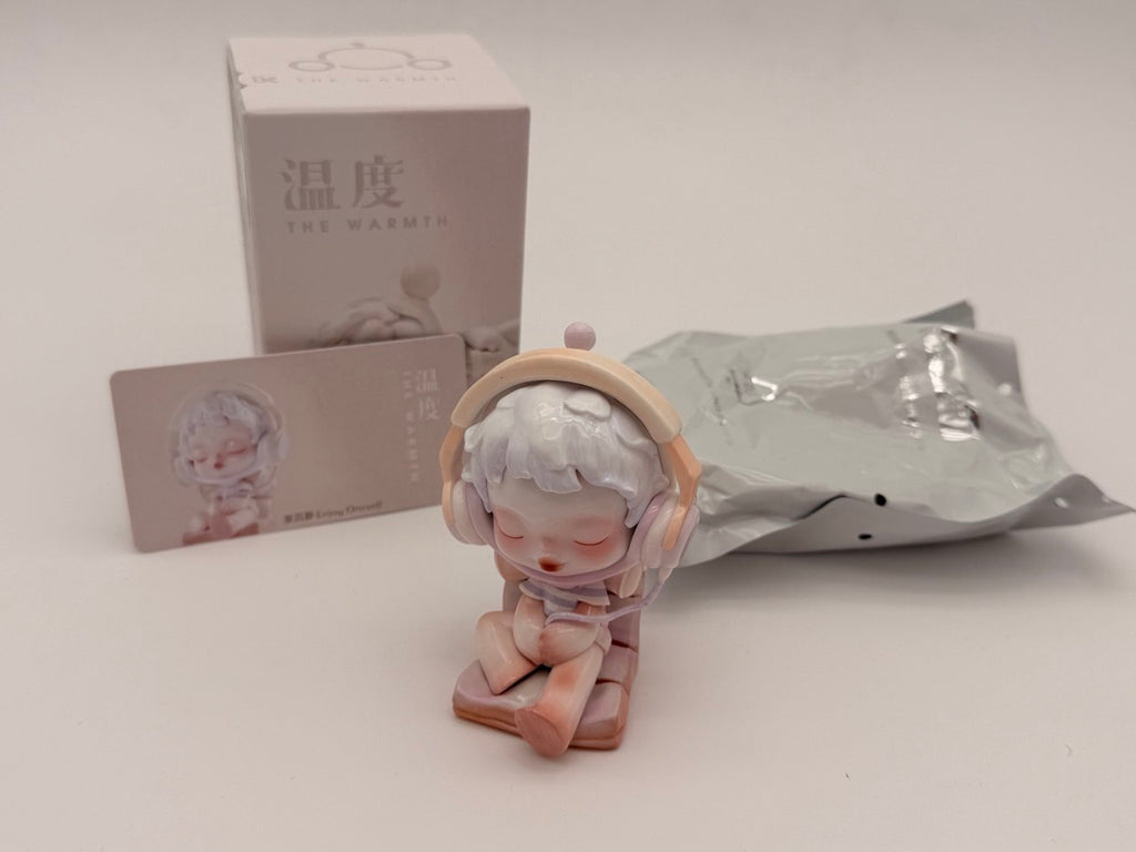 Pop Mart SKULLPANDA Warmth Series Enjoy Oneself Figure