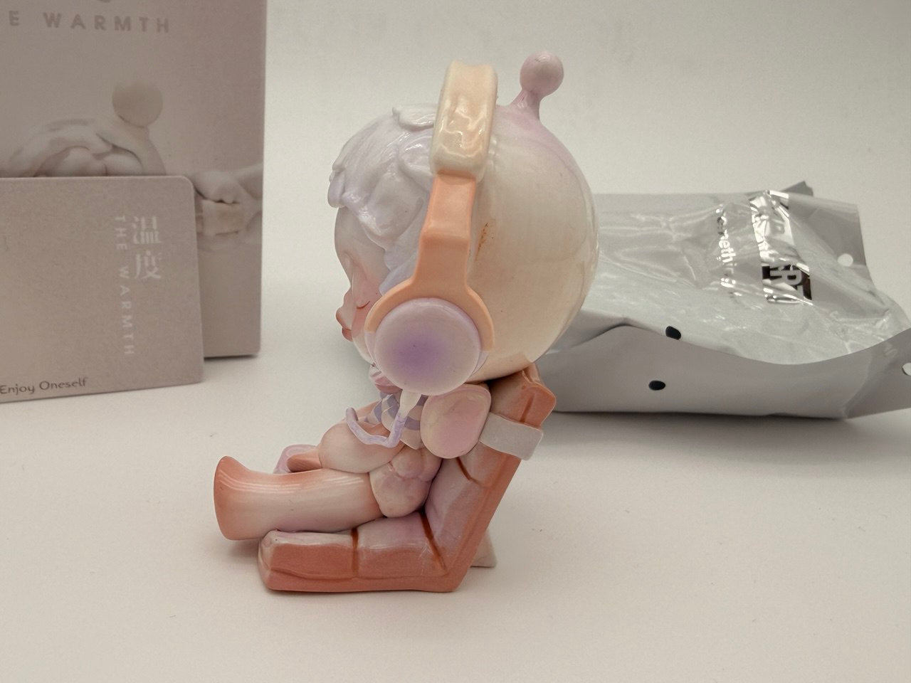 Pop Mart SKULLPANDA Warmth Series Enjoy Oneself Figure