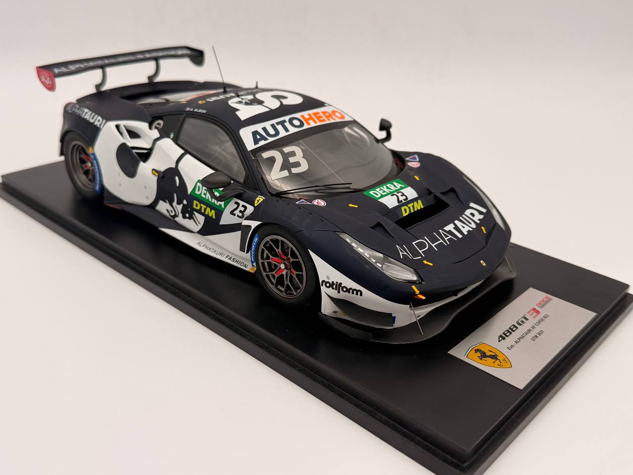 Ferrari 488 GT3 Race - AlphaTauri AF Corse #23 DTM 2021 / LOOKSMART MODELES 1/18