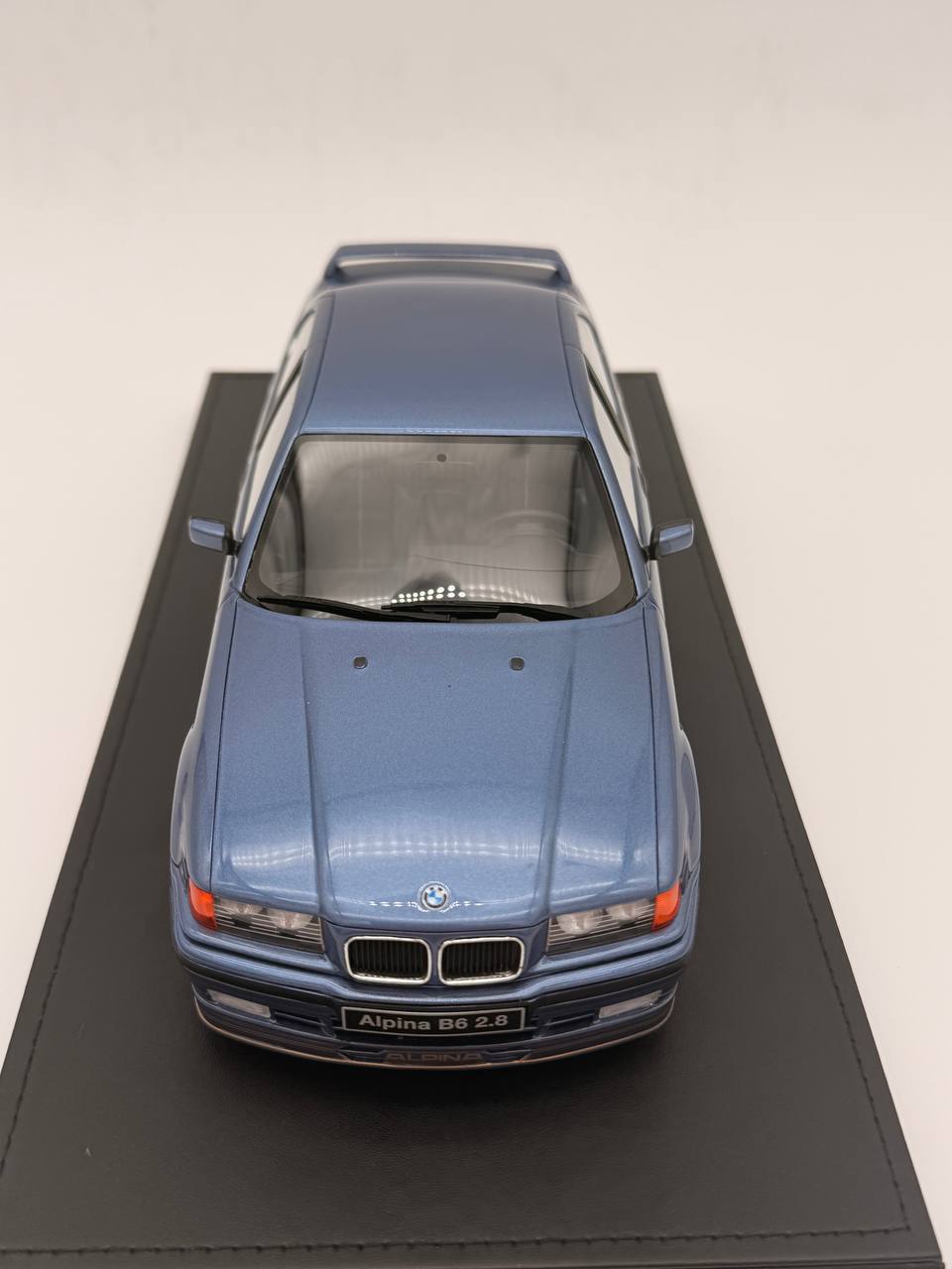 1:18 BMW ALPINA  B6 (E36) Sedan 1992.  - Otto - OT1180 - Limited Edition