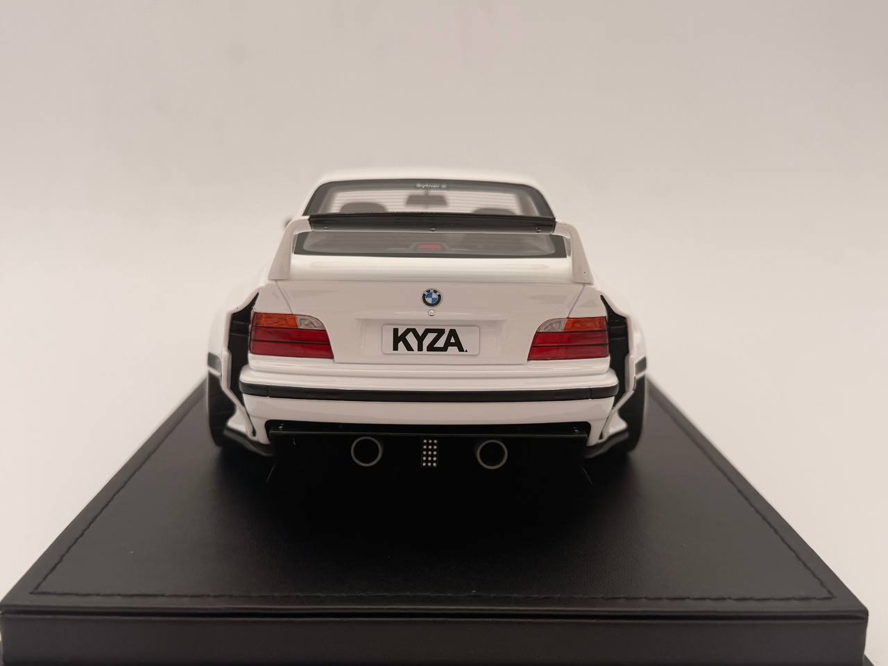 1:18 BMW M3 (E36) Khyzyl Saleem - Weiss  - Otto - OT1051 - Limited