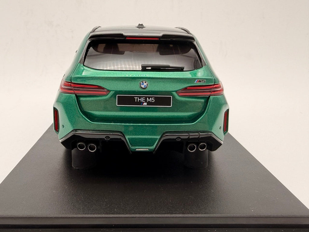 BMW M5 Touring G99  "Greenmetallic"  GT-Spirit GT509 Neu, OVP  1:18