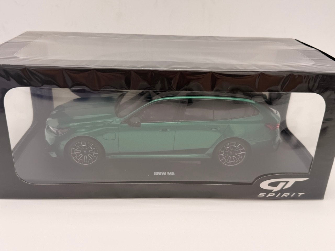 BMW M5 Touring G99  "Greenmetallic"  GT-Spirit GT509 Neu, OVP  1:18