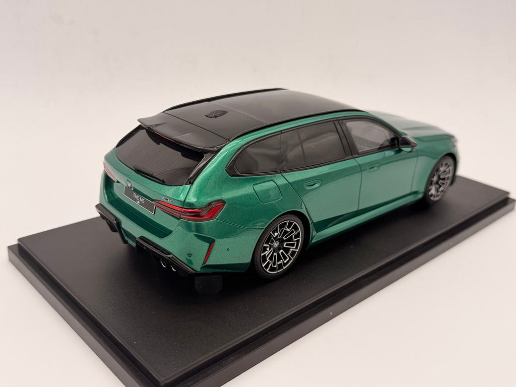 BMW M5 Touring G99  "Greenmetallic"  GT-Spirit GT509 Neu, OVP  1:18