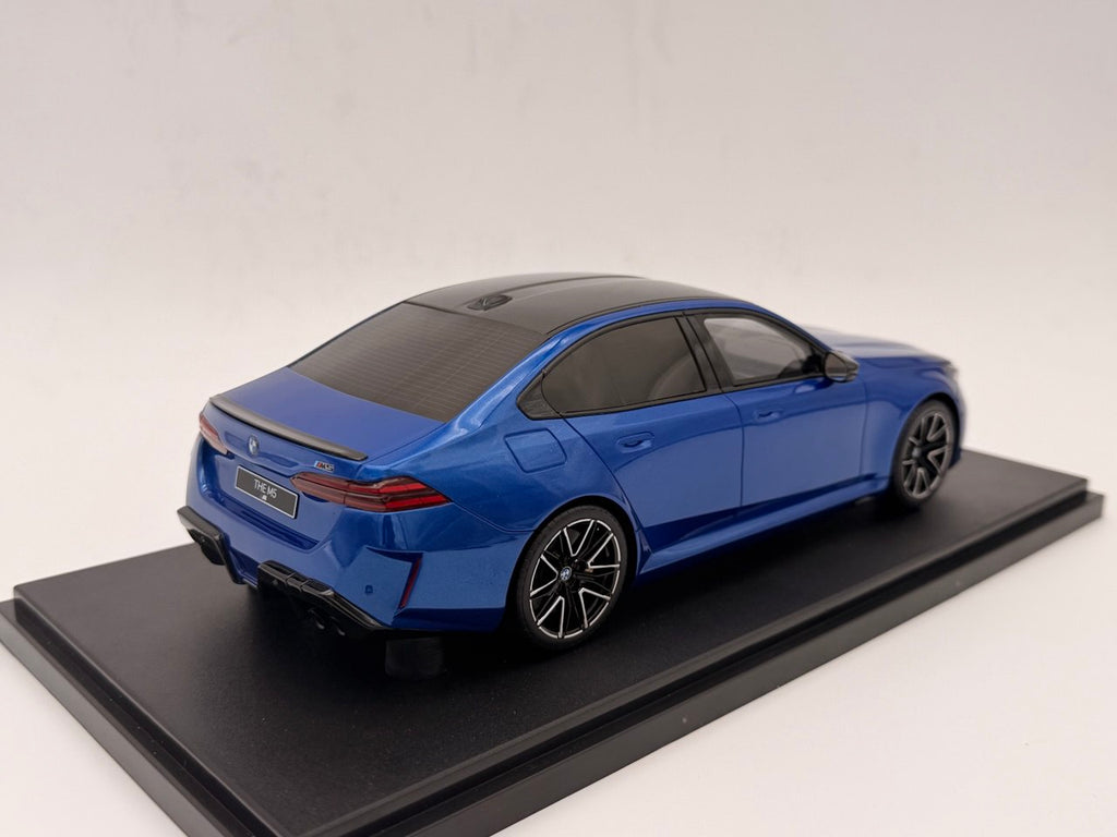 BMW M5 Sedan G90 • 2024 • NEU • GT Spirit GT507 • 1:18