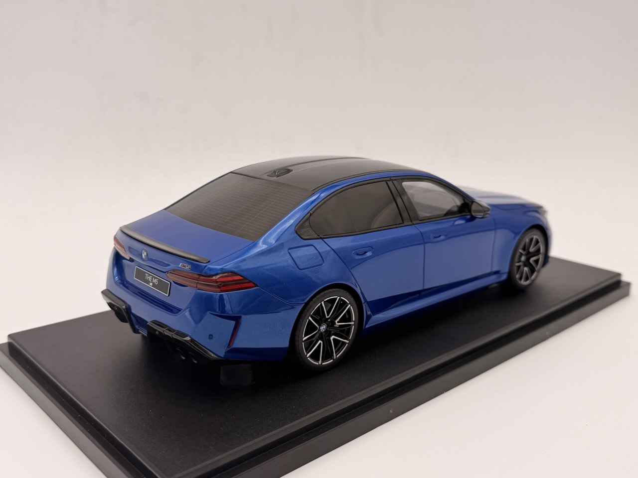 BMW M5 Sedan G90 • 2024 • NEU • GT Spirit GT507 • 1:18