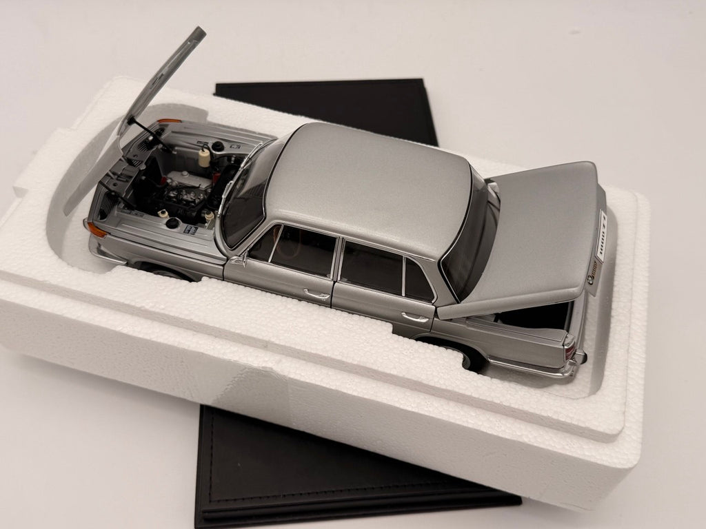 1:18 BMW 1800 TI/SA AUTOart™ MILLENNIUM
