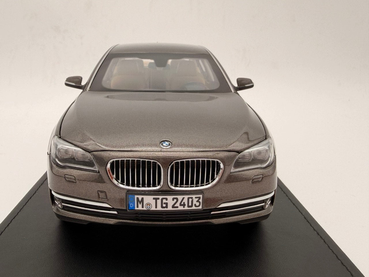 1/18 Kyosho BMW 750Li (F02) Metallic Brown RARE
