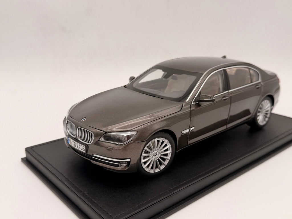 1/18 Kyosho BMW 750Li (F02) Metallic Brown RARE