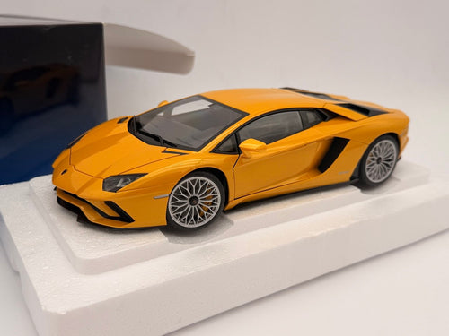 1/18 Autoart Lamborghini Aventador S LP740 Giallo Orion (Pearl Yellow) 79132