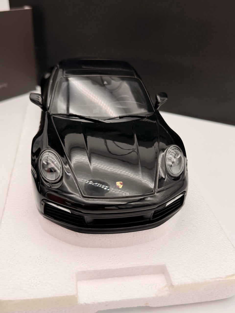 1:18 Minichamps Porsche 911 (992) Carrera 4S Coupe black WAP DEALER